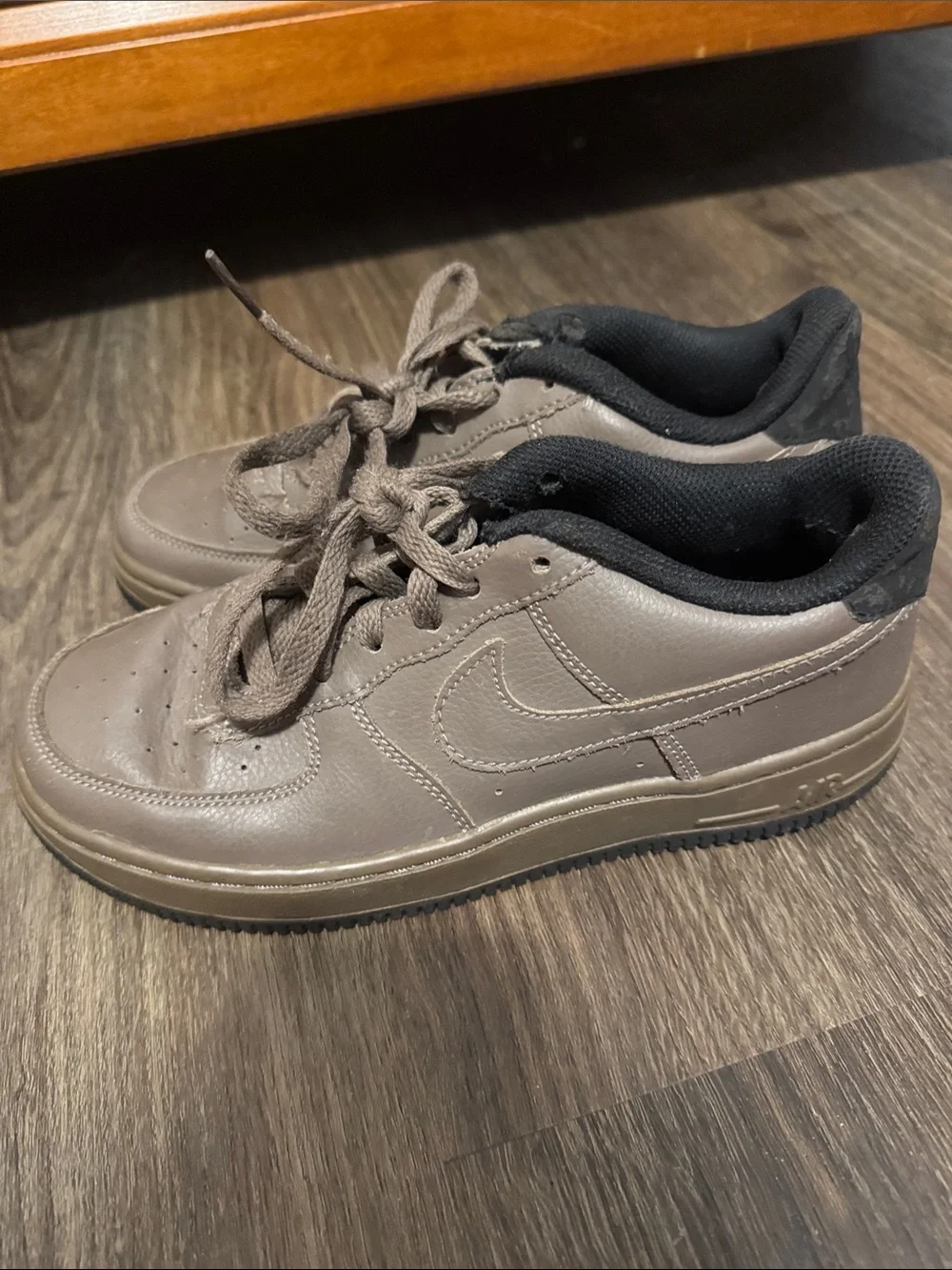 Nike Low Top Sneakers in Taupe with Black Lining